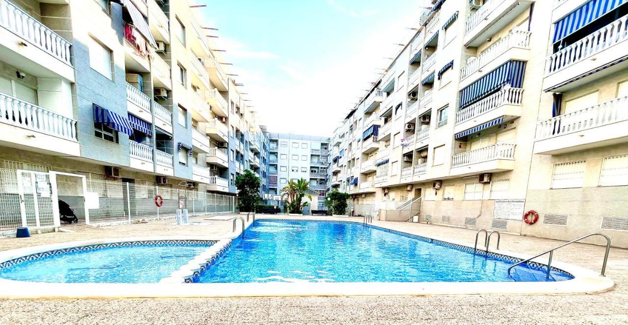 Torrevieja Comfortable Apartment Exterior photo