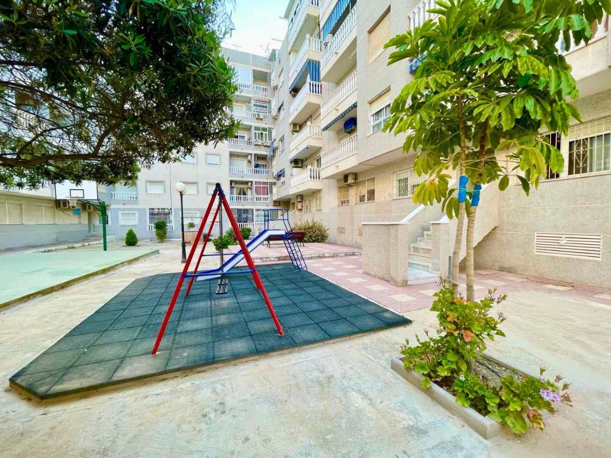 Torrevieja Comfortable Apartment Exterior photo