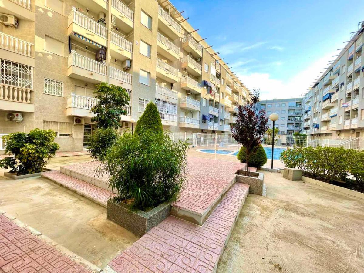 Torrevieja Comfortable Apartment Exterior photo