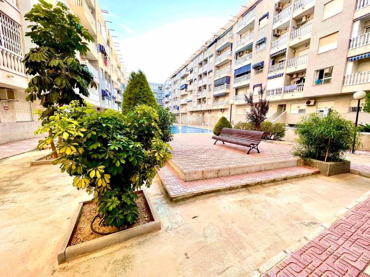 Torrevieja Comfortable Apartment Exterior photo